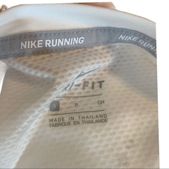 Nike Dri-fit city white core top - small - Picture 9 of 11